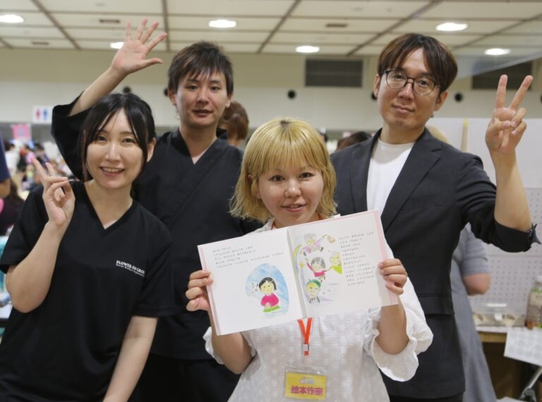 第5回絵本フェスに「介護の絵本」ブースを出展し、4,441人の来場者と心温まる交流が生まれました